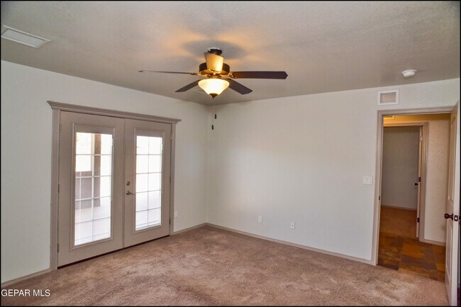 Building Photo - 703 Joe Rodriguez Dr
