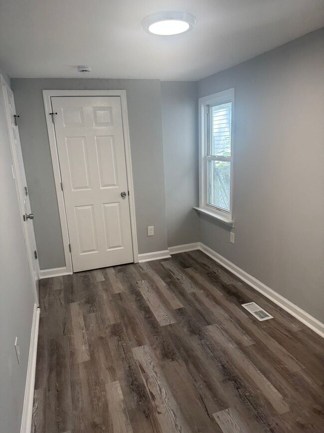 Building Photo - Charming 1-bedroom, 1-bath home with additional office space