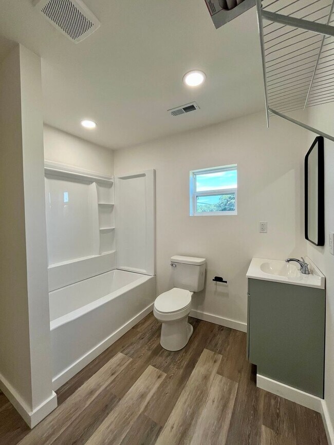 Building Photo - 82 Koppelmann Ln