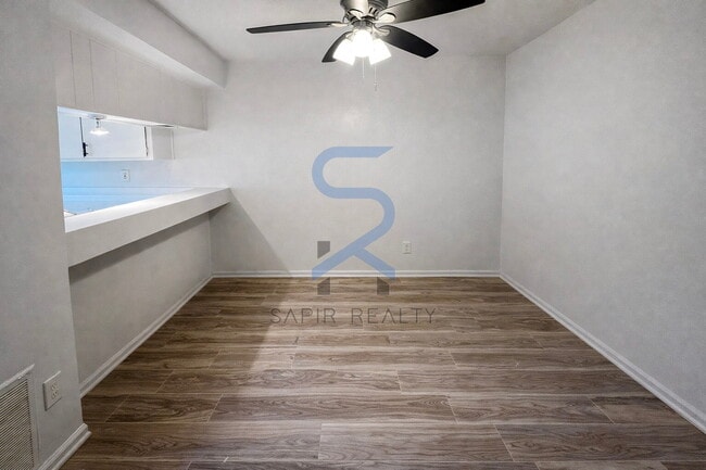 Building Photo - Charming 2BR/1.5BA All-Electric Home Next to Community Playground!