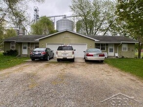 Building Photo - 104 Tara Ct