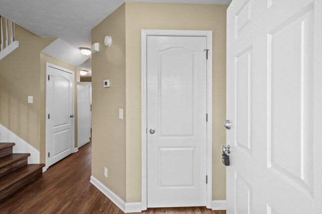 Building Photo - 3368 Marrast Dr