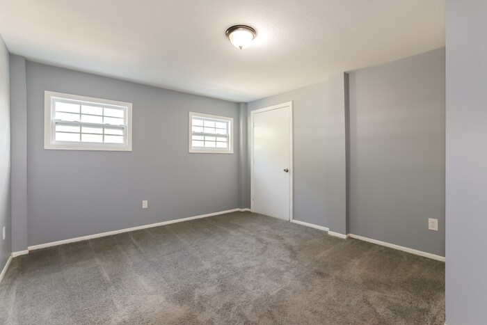 Building Photo - 1209 NE 6th Ct