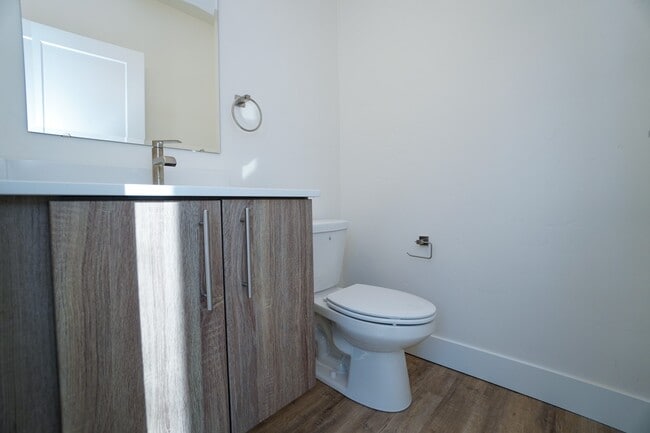 Building Photo - 4613 Iota St