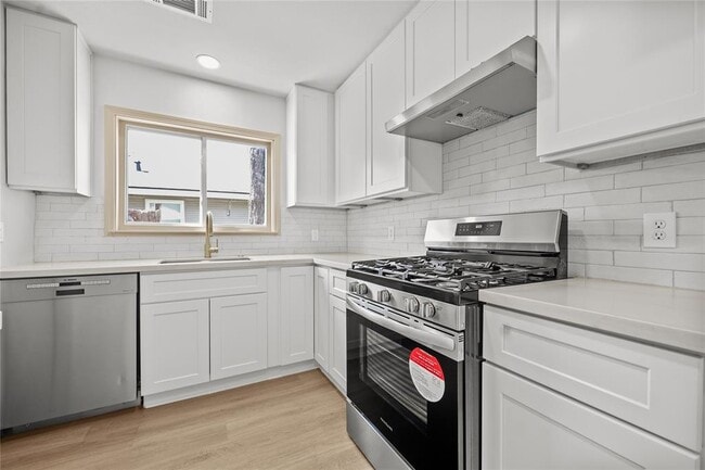 Building Photo - 4022 Marlborough Dr