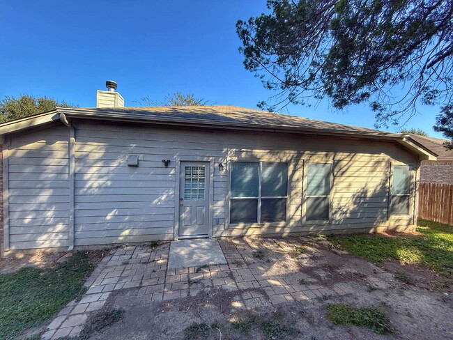 Building Photo - Freshly Painted 4-Bedroom Home in North Park Meadow