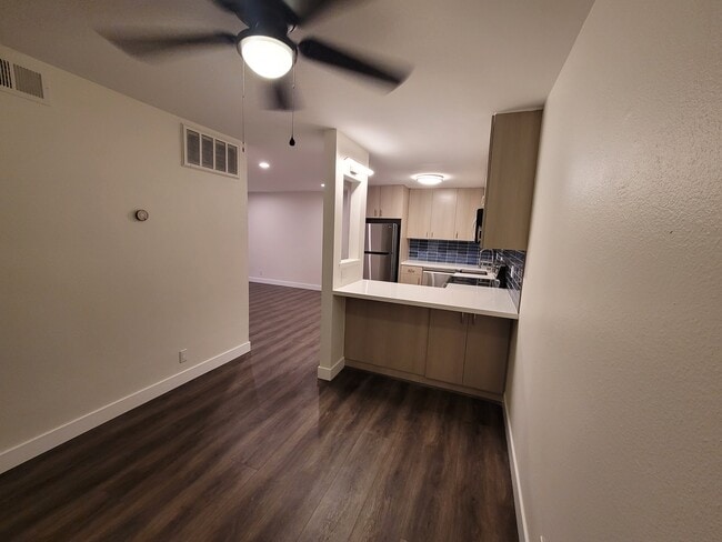 Building Photo - 745 E Bradley Ave