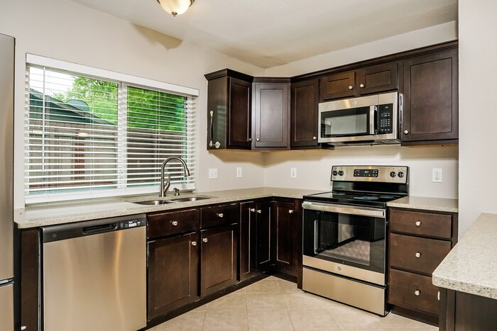 Building Photo - 1007 Mill Run Dr