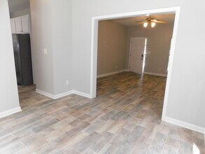 Building Photo - 3 bedroom 2.5 bath single family home