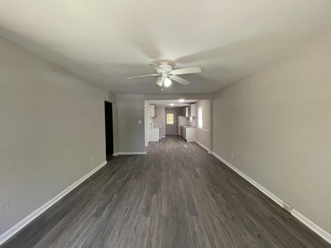 Building Photo - 2000 Patterson Ct