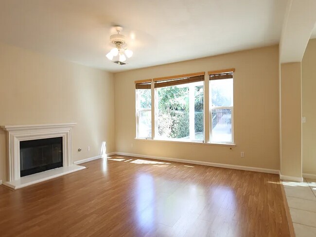 Building Photo - 1908 Terracina Cir