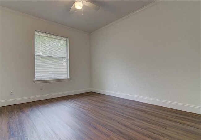 Building Photo - 1905 Moonlight Dr