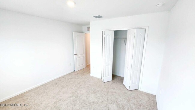 Building Photo - 307 Redbud Rd