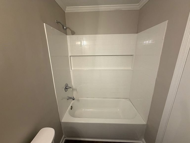 Building Photo - 350 Fennel Wy SW