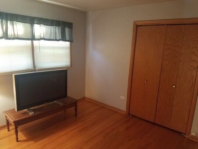 Building Photo - 6042 S Kolmar Ave