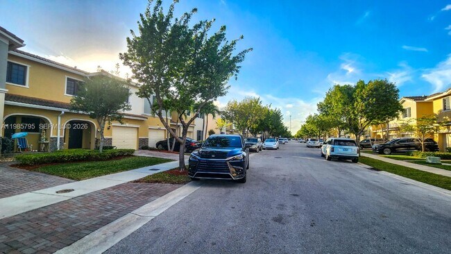 Building Photo - 470 NE 194th Terrace