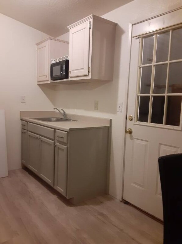 Building Photo - 10 S Fall Ave