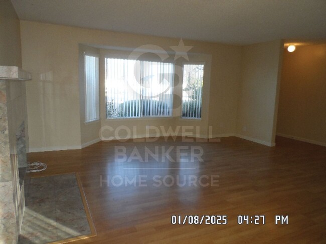 Building Photo - 3 Bedrooms, 2 Bathrooms, 1341 sq. ft.2 Car...