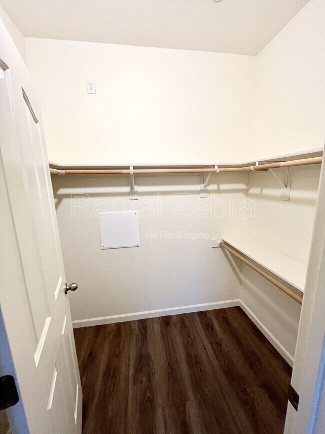 Building Photo - 4388 Bixby Way