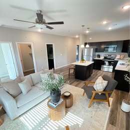 Building Photo - 617-619 Dara - 617