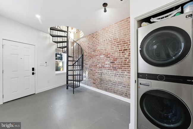 Building Photo - 718 Rhode Island Ave NW