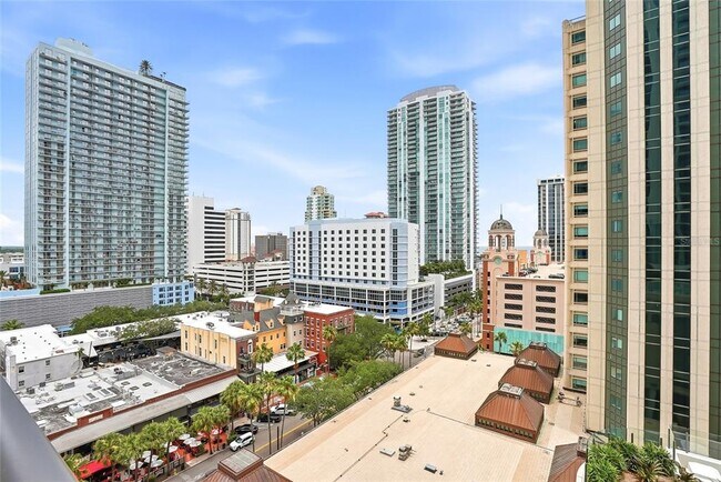 Building Photo - 275 1st Ave S