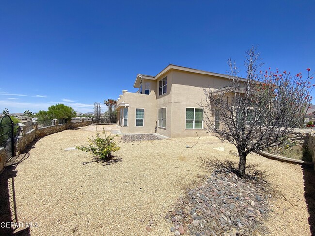 Building Photo - 7415 Camino Del Sol Dr