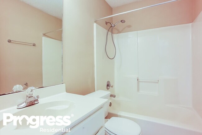 Building Photo - 6690 Autumn Wood Cove
