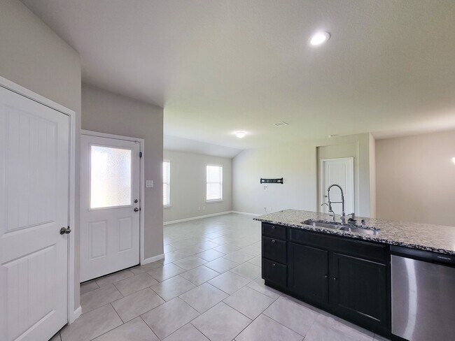 Building Photo - 29614 Breakwater Dr