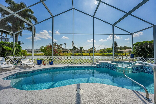 Building Photo - 515 SW Indian Key Dr