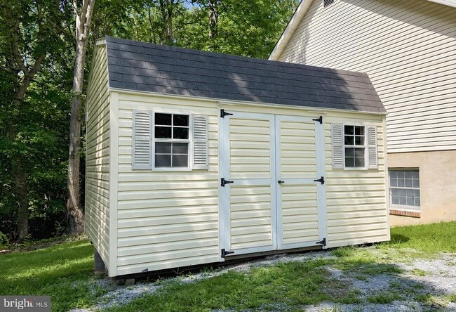 Building Photo - 8433 Sailboat Ln