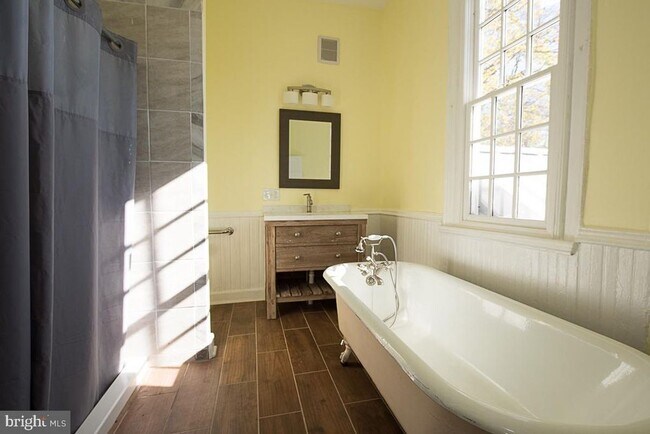 Building Photo - 9400 Justice Ln