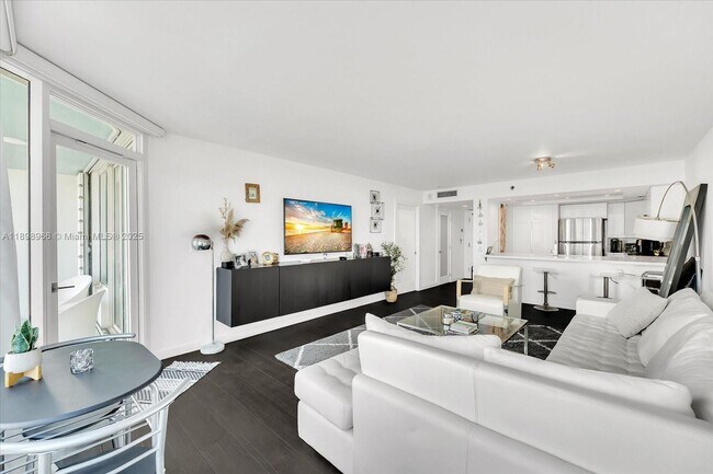 Building Photo - 400 South Pointe Dr