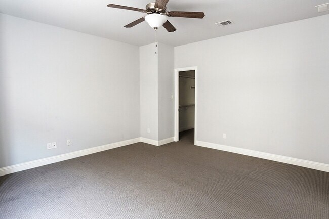 Building Photo - 349 Kyra Ct