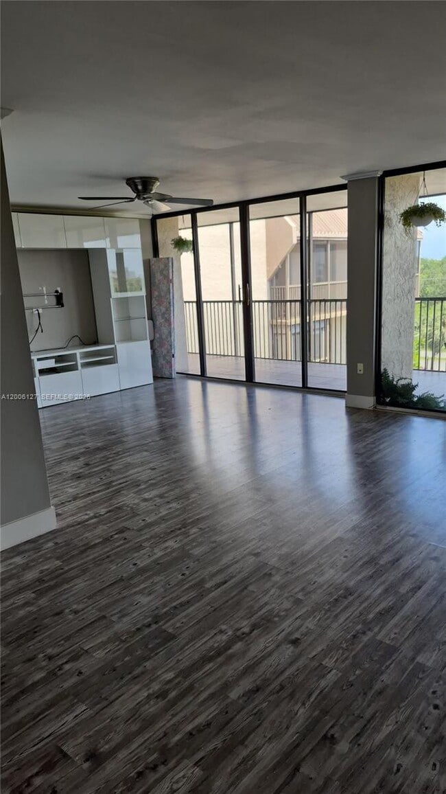 Building Photo - 2816 N 46th Ave