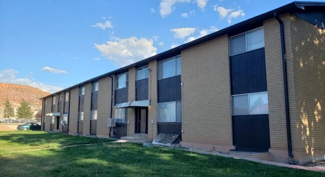 Primary Photo - Palmer House Apartments