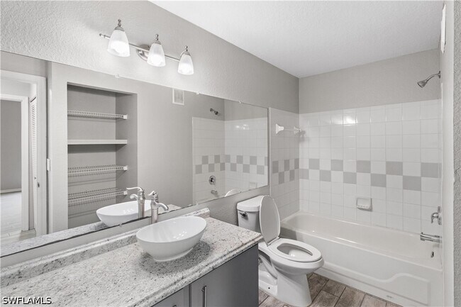 Building Photo - 11561 Villa Grand