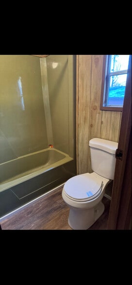 Building Photo - 655 Holbert Rd