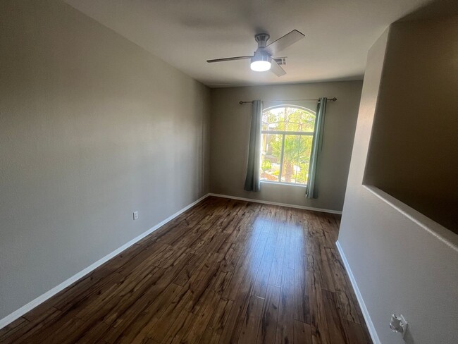 Building Photo - Guard Gated 2 Bedroom Condo - Red Hills in...