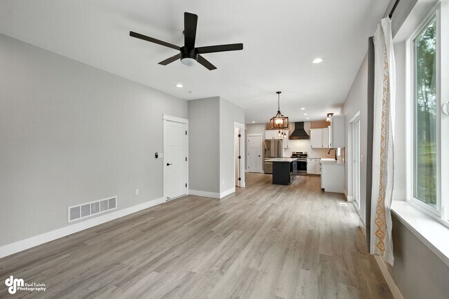 Building Photo - 3452 W Charlies Ridge Dr