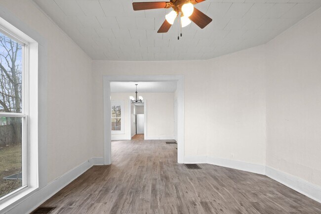 Building Photo - 131 W 13th St