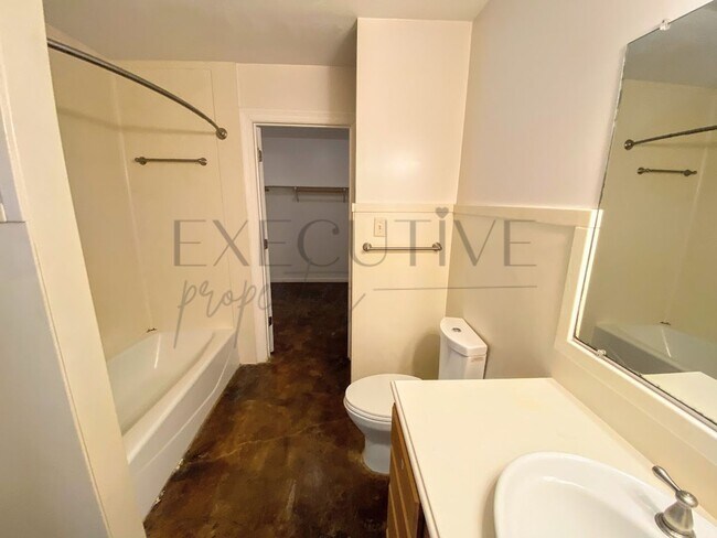 Building Photo - 3BR/2BA Home with Attached Garage & Fenced Backyard in an Established Lake Charles Neighborhood