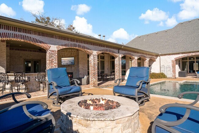 Building Photo - 931 Woodview Dr
