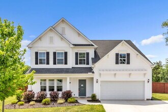 Building Photo - Charming 4-Bed Retreat with Fireplace – Spacious 2631 Sq Ft in Easley, SC, Zoned for Wren Schools