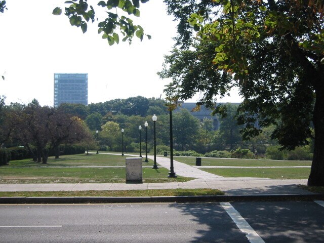 Building Photo - 131 Park Dr