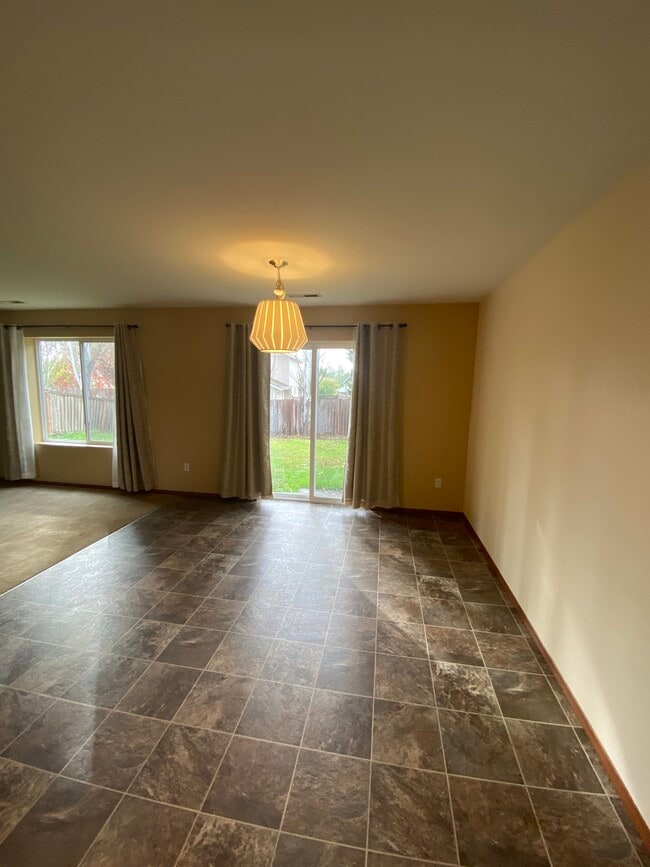 Building Photo - 12205 SE 262nd Ct