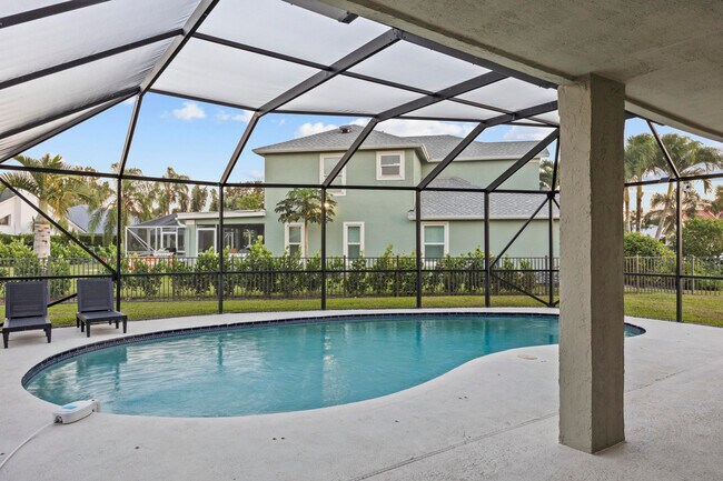 Building Photo - 2400 Seaford Dr