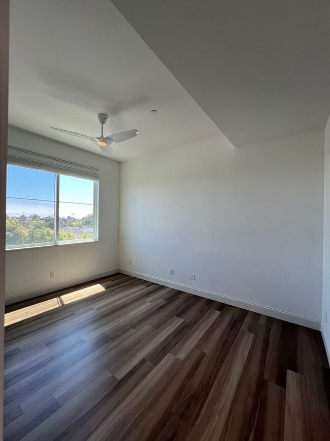 Building Photo - Coastal Living at Pleasure Point - Stunnin...