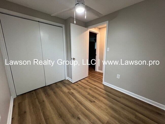 Building Photo - Five Bedroom, Updated Split Level in South...