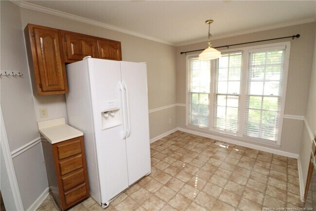 Building Photo - 118 Planetree Ln